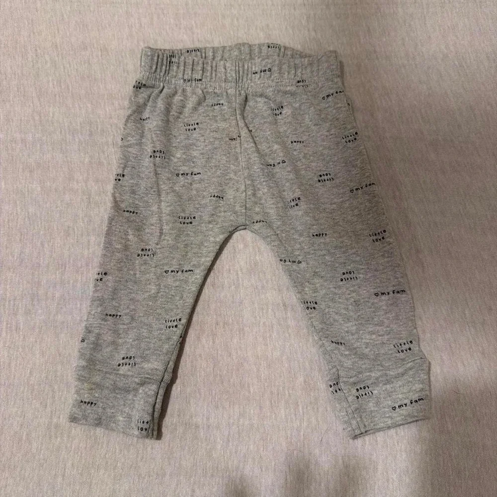 3-piece 6 month bundle - yellow and‎ grey onesie